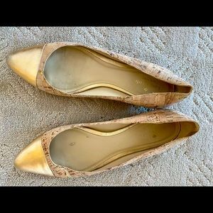 Size 8 Kate Spade gold-toed cork flats